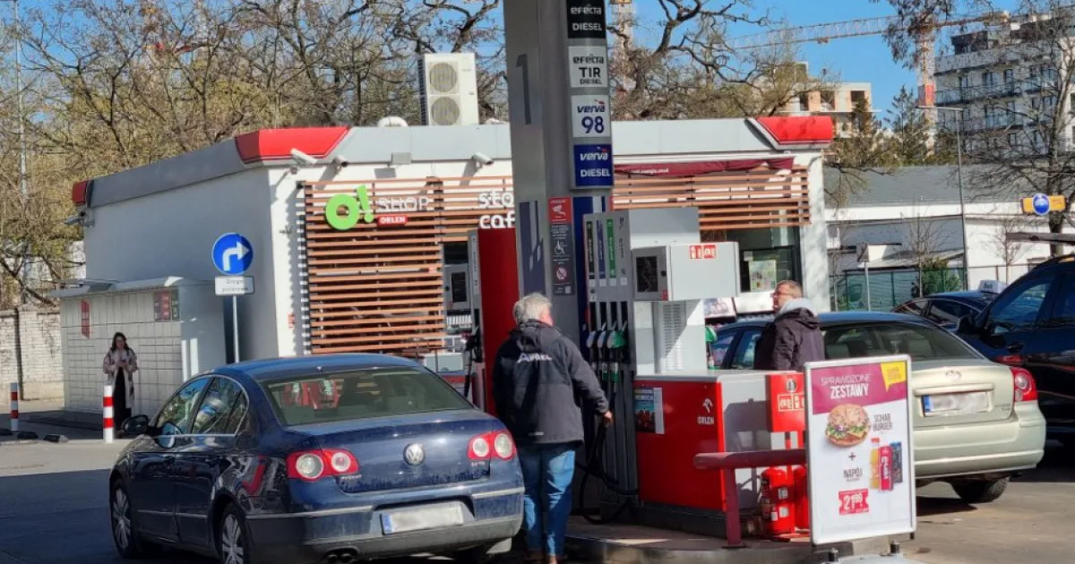 Poľské benzínky hľadajú spôsob, ako zobraziť dvojciferné ceny palív