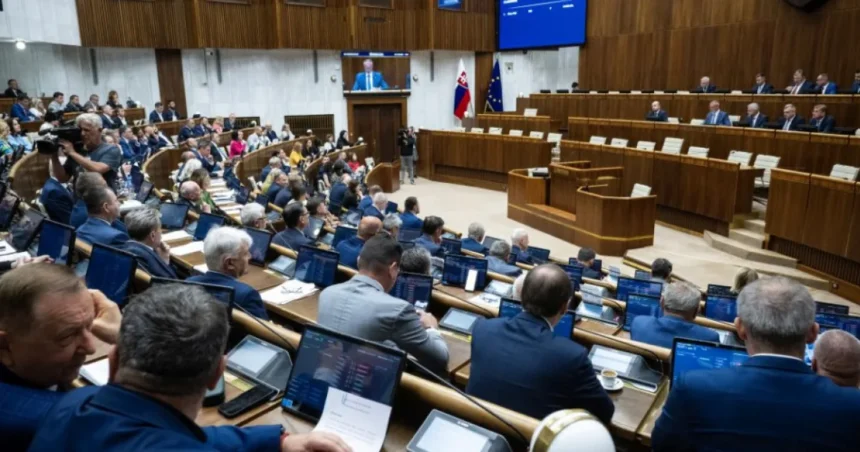 Poslanci pokračujú v diskusii o Vízií Slovensko 2040