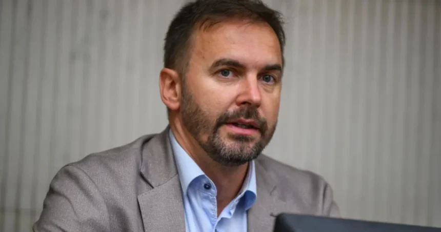 Šipoš: Klub Slovensko - Za ľudí jednohlasne podporí odvolanie Tarabu