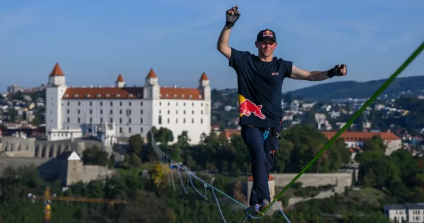 Slackliner zdolal 14,7 km a vytvoril svetový rekord