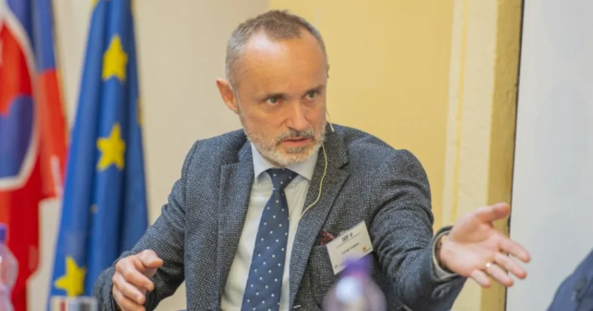 Valášek: Kaliňák je v konflikte záujmov s dodávateľom pre ozbrojené sily SR