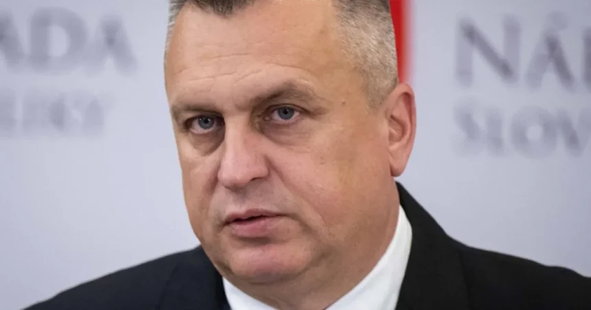 Danko chce zrušiť transakčnú daň pozmeňujúcim návrhom
