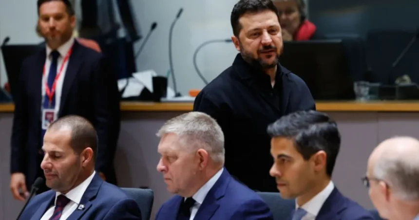 Fico odcestoval zo summitu EÚ v Bruseli do Srbska podporiť Vučiča