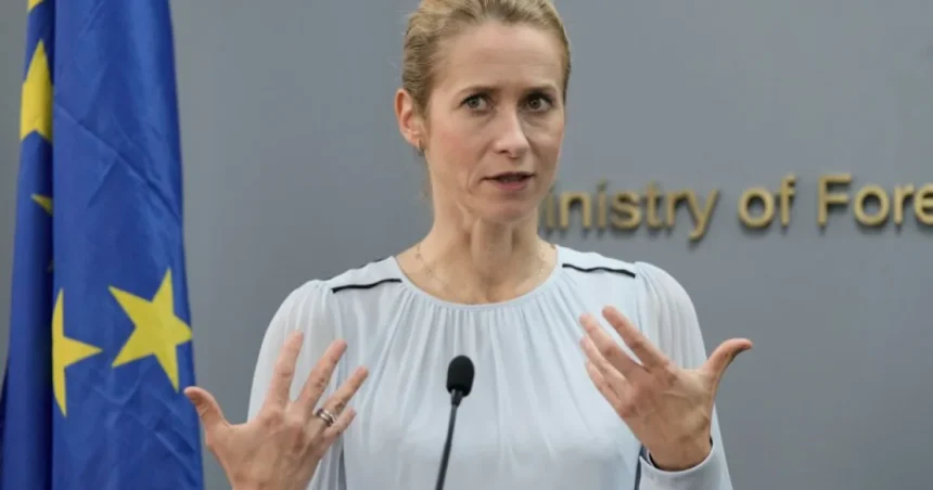 Kallasová: Zrušenie sankcií dáva Moskve peniaze na vojnu