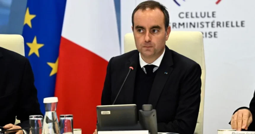 Lecornu: Francúzsko v prípade potreby zavedie nové zákazy vychádzania