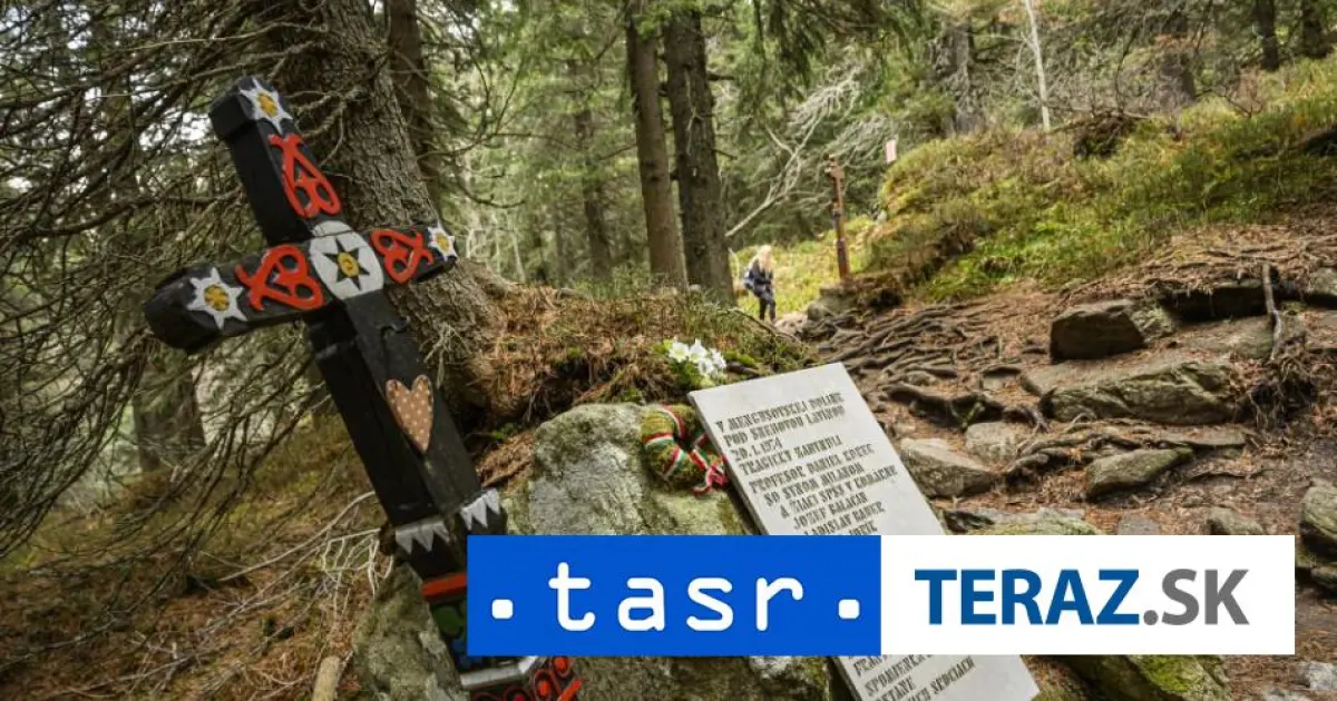 Na Symbolickom cintoríne pribudlo päť tabuliek s menami obetí