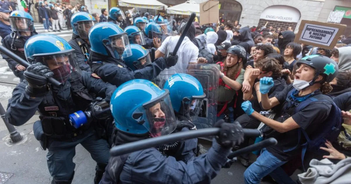 Násilné protesty proti drahote vypukli v Miláne