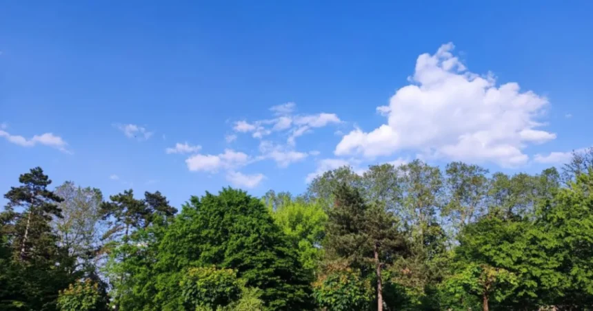 Počas soboty očakávame jasné a veľmi teplé počasie