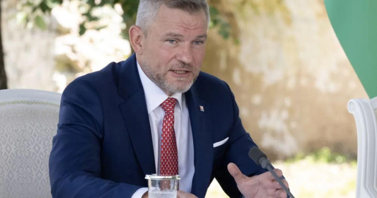 Prezident podpísal zákon o prísnych pravidlách pre digitálne platformy
