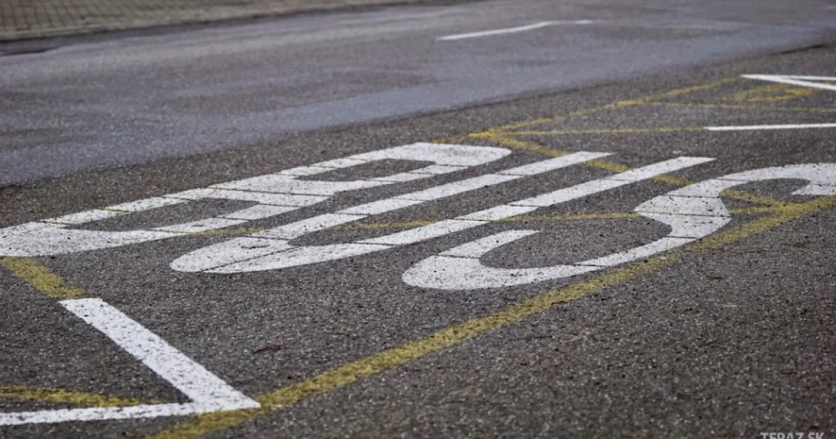 VÁŽNA NEHODA AUTOBUSU: Zišiel z cesty, desiatky zranených