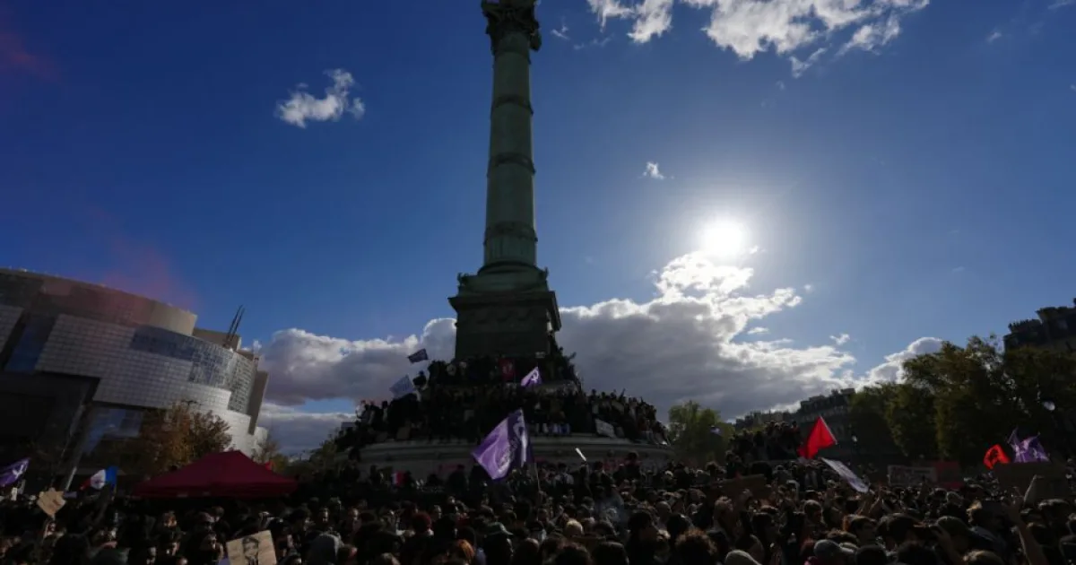 Vo Francúzsku protestovalo vyše 70 000 ľudí