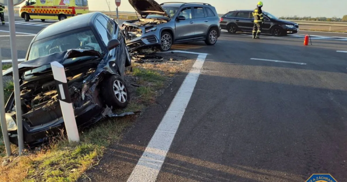 Zrážka na D4 pri Stupave si vyžiadala tri zranené osoby